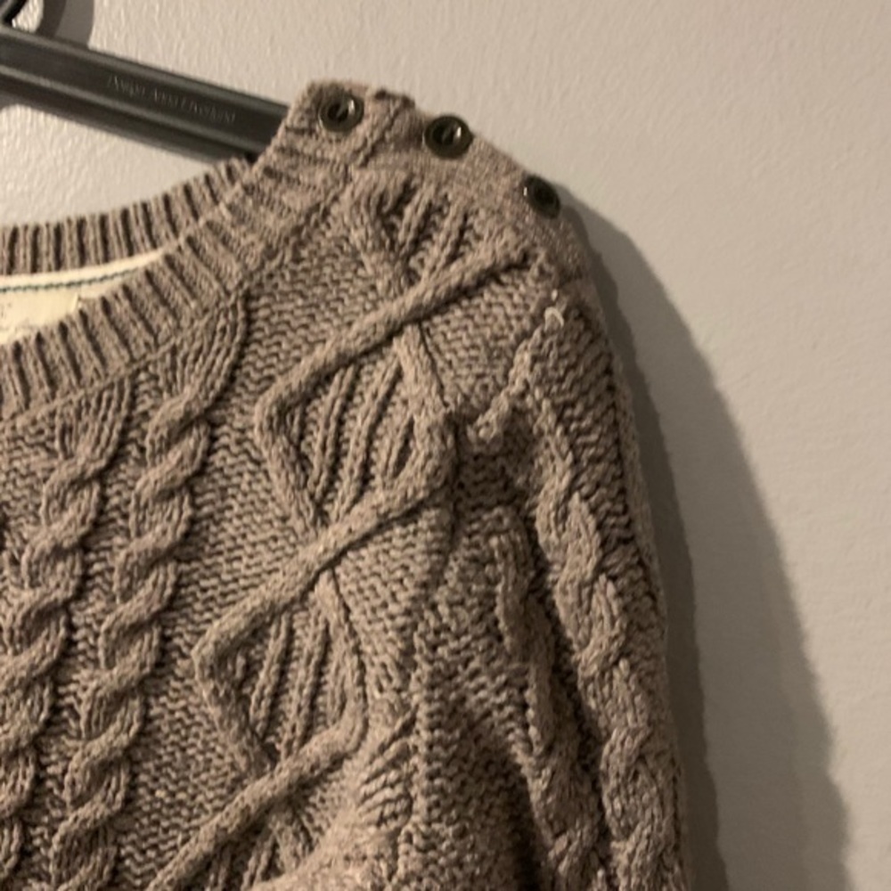 H&M | sweater - Picture 2 of 3